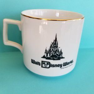 Vintage Walt Disney World Coffee/Tea/Hot Chocolate Cup/Mug w/Gold Rim NEW